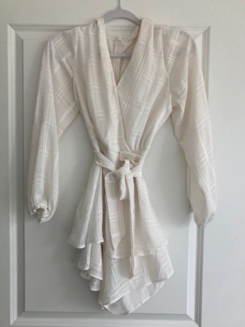 White Wrap Romper Long Sleeve Tie Waist Flowy Size M
